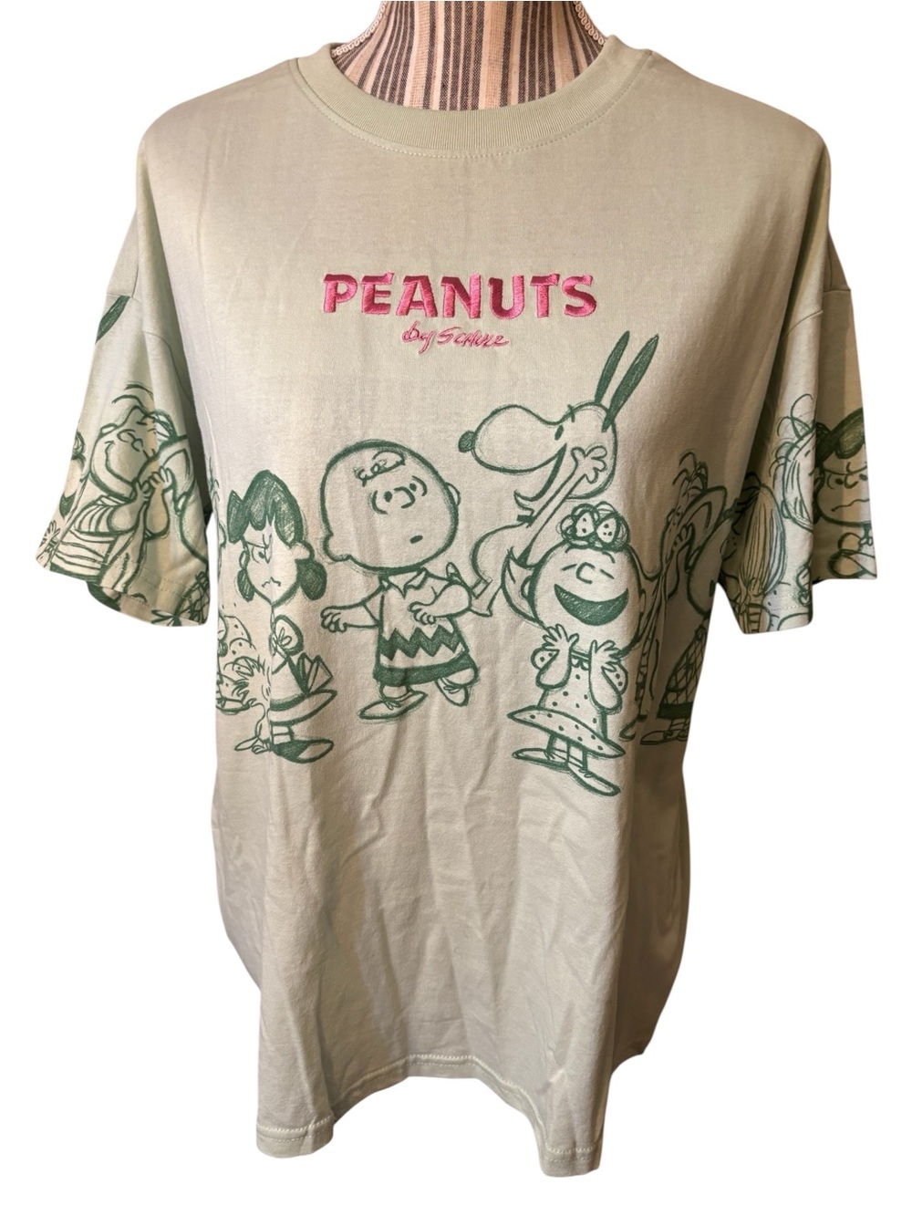 Peanuts Graphic Tee Medium Sage Green Snoopy Charlie Brown Short Slvs Pink Logo